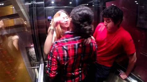 sexso a escondidas|HACIENDO EL AMOR EN EL ASCENSOR CAMARA OCULTA.